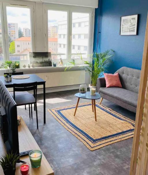 Le 610 - Cosy - Stationnement Gratuit & Wifi Apartment Saint-Etienne  Exterior photo